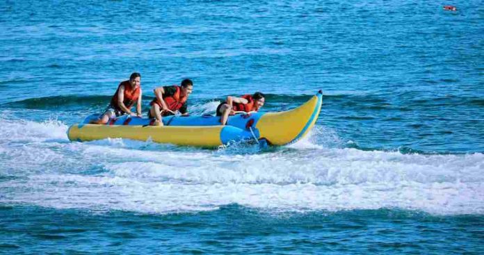 Rekomendasi tempat wisata di Pangandaran, dari mulai pantai hingga Desa Wisata yang menarik untuk dikunjungi pada musim liburan kali ini.
