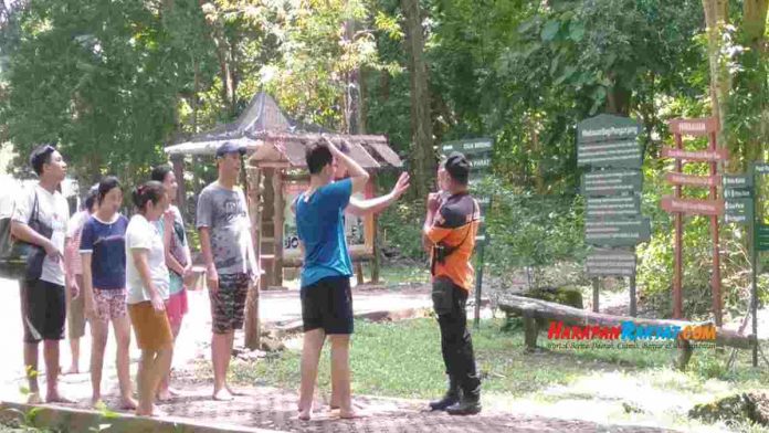 Pemandu Wisata di Pangandaran