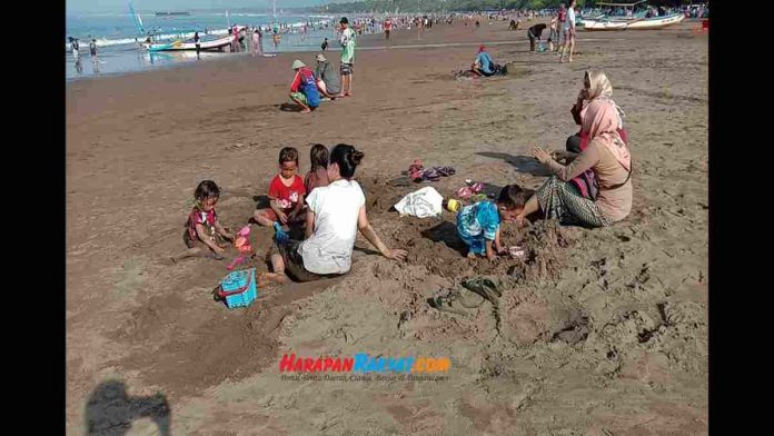 pengawasan anak di pantai barat pangandaran