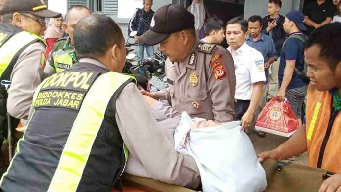 Polisi di Ciamis Bantu Selamatkan Penumpang KA yang Terkena Serangan Jantung