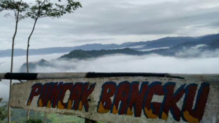 Negeri di Atas Awan
