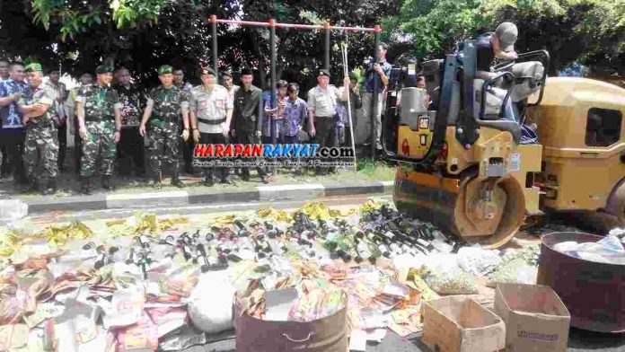 Ratusan Ribu Obat Palsu di Musnahkan