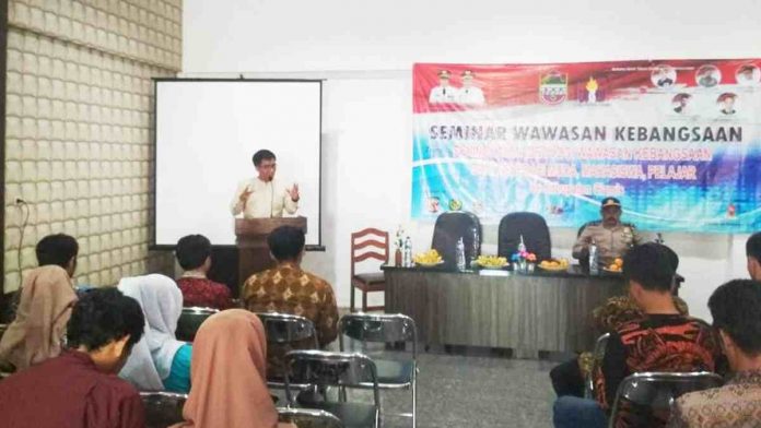 Refleksi Akhir Tahun, Mahasiswa Ciamis Ikuti Seminar KebangsaanRefleksi Akhir Tahun, Mahasiswa Ciamis Ikuti Seminar Kebangsaan