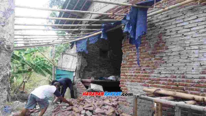 Badan Penanggulangan Bencana Daerah (BPBD) Kota Banjar, akan merelokasi 11 rumah terdampak pergeseran tanah di Desa Sukamukti, Kecamatan Pataruman, Kota Banjar,