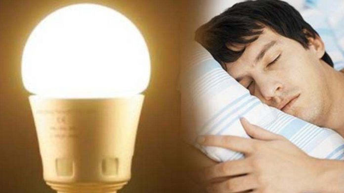 Tidur dengan Lampu Menyala
