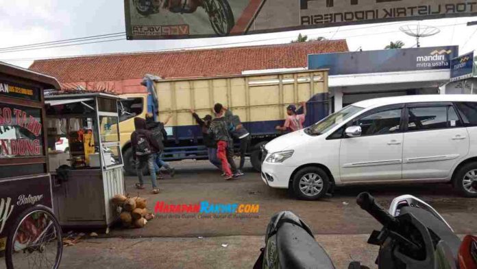 anak punk di Kawali