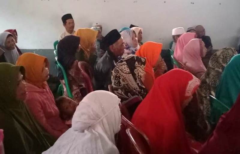 Di Hujungtiwu Ciamis, Mahasiswa UPI Bahas Pentingnya Pendidikan (2)