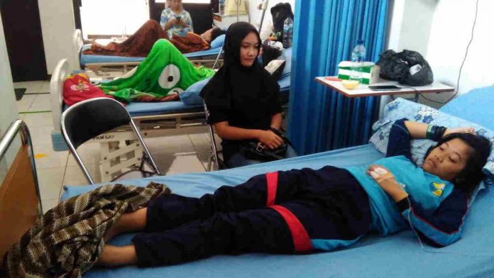 Diduga Keracunan Makanan, Enam Siswa SMPN 1 Langkaplancar Pangandaran Dilarikan ke Puskesmas