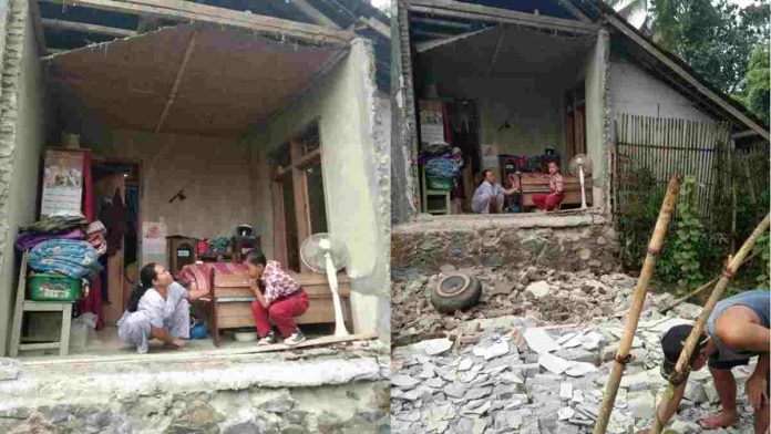 Diguyur Hujan Deras, Dinding Rumah Warga Patakaharja Ciamis Ambruk