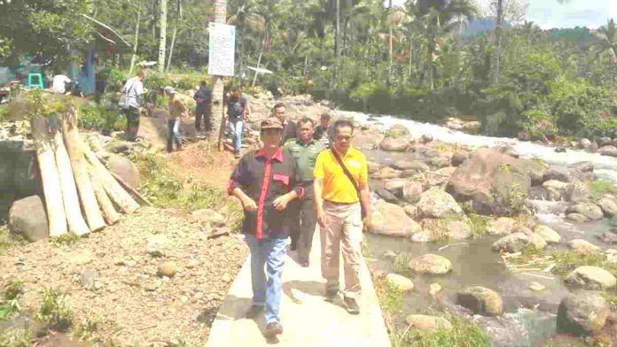 Ketua DPRD Ciamis Tinjau Lokasi Banjir Bandang di Cadas Ngampar