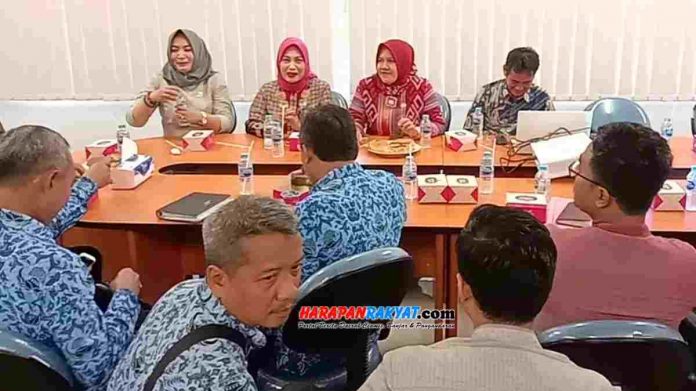 Komisi 3 DPRD Kabupaten Pangandaran, menyoroti kinerja PT. Hutama Karya (HK) sebagai pelaksana pembangunan Rumah Sakit (RS) Pandega Pangandaran, Jawa Barat, yang kinerjanya dinilai kurang memuaskan.