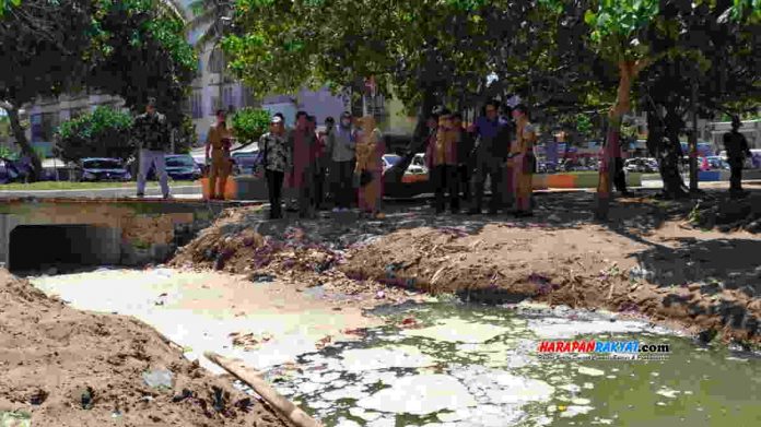 Limbah ke laut Pangandaran