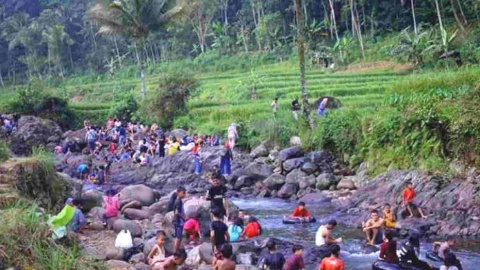 Pasca Banjir Bandang, Wisata Cadas Ngampar Ciamis Dipadati Pengunjung