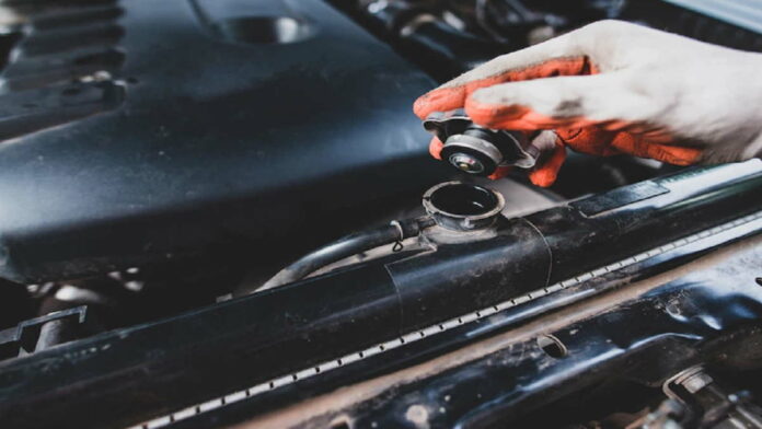 Penyebab Radiator Bocor hingga Mobil Overheat