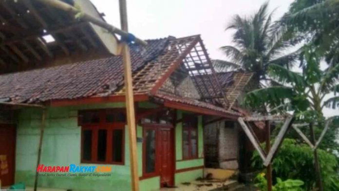 angin puting beliung di Pangandaran