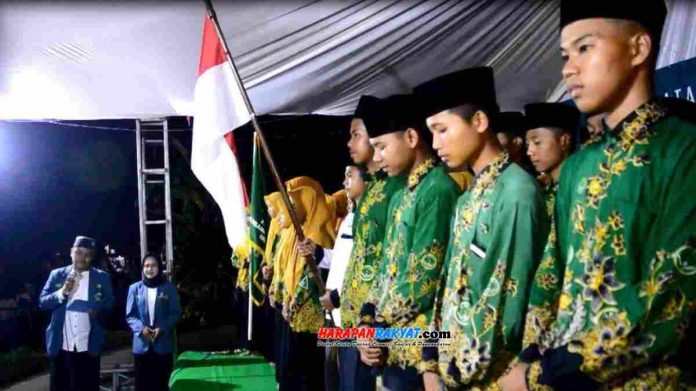 Pelantikan PAC IPNU-IPPNU Kecamatan Langensari, di kawasan Alun-alun. Foto: Muhafid/HR.