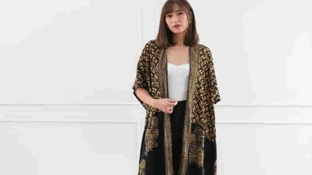 Model Cardigan Batik Wanita Modern, Modis, dan Stylish