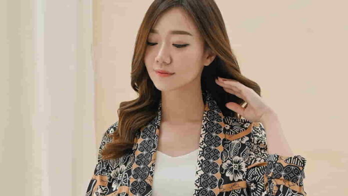 Model Cardigan Batik