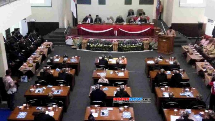 DPRD Kota Banjar, Jawa Barat, mengadakan rapat Paripurna Istimewa peringatan Hari Jadi Kota Banjar ke-17 di Gedung DPRD Kota Banjar, Jum’at (21/02/2020).