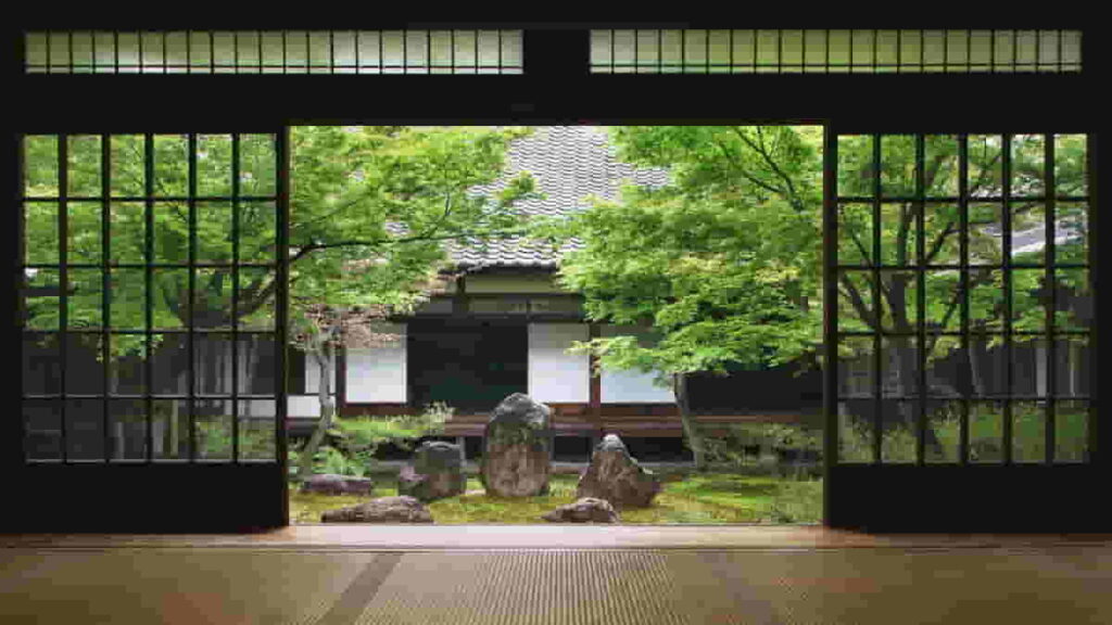 Taman Depan Rumah dengan Gazebo