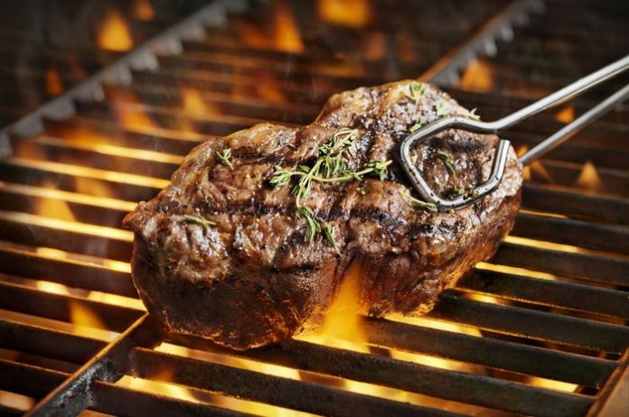 Teknik Mengolah Daging, Begini yang Benar - salah satunya teknik pengasapan