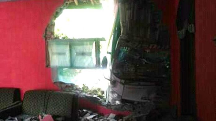 Truk pengangkut pakan