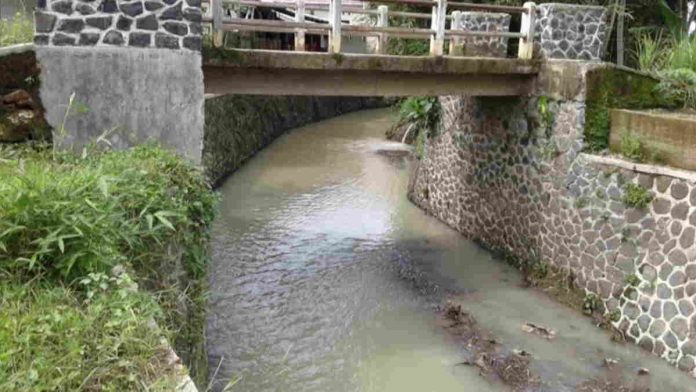 Cegah Bencana dan Pencemaran, DPRKPLH Ciamis Pastikan Sungai Bebas dari Sampah