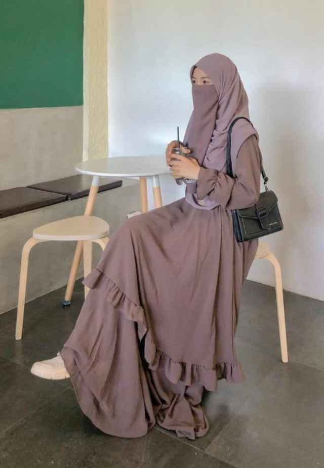 Baju Wanita Muslim Terbaru Buat Tampilan Semakin Anggun