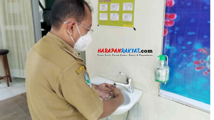 Hand Sanitizer vs Sabun Cair