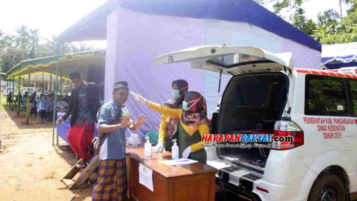 Jemaah Langkaplancar Bersolawat Diperiksa Suhu Tubuh