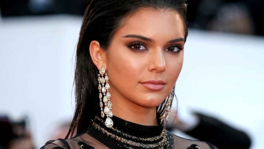 Makeup no makeup look ternyata menjadi andalan sederet selebritis Hollywood. Photo: Net/Ist.