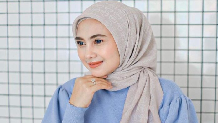 Kerudung Warna Cream Cocok untuk Beberapa Warna Baju Berikut