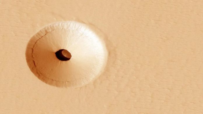 Lubang Misterius di Mars