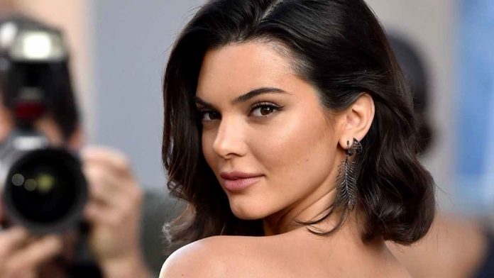 Makeup no makeup look ternyata menjadi andalan sederet selebritis Hollywood.
