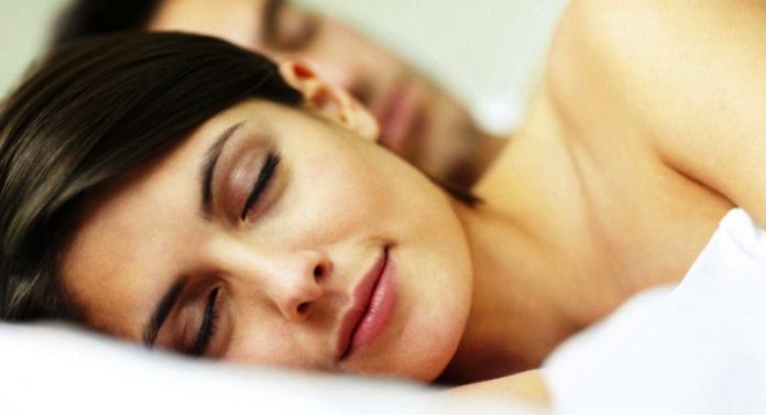 Berita Kesehatan, (harapanrakyat.com).- Manfaat Tidur Telanjang ternyata baik untuk Kesehatan. Siapa yang pernah terpikirkan untuk tidur telanjang?