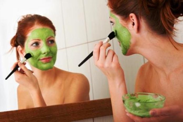 Masker Rumahan untuk Kulit Glowing