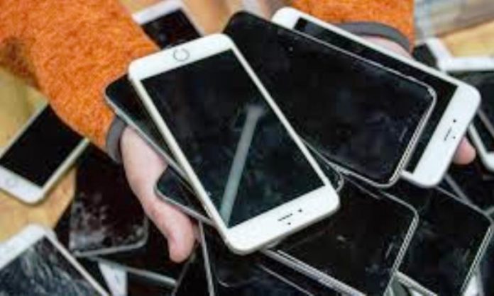 Mengecek Kualitas Smartphone Bekas
