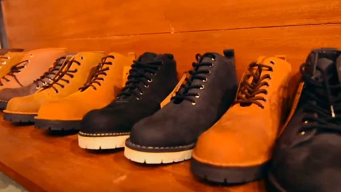 Merawat Sepatu boot kulit