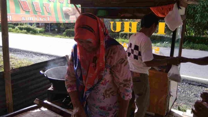 Pedagang Tahu Sumedang di Pamarican Ciamis Malah Ramai Konsumen