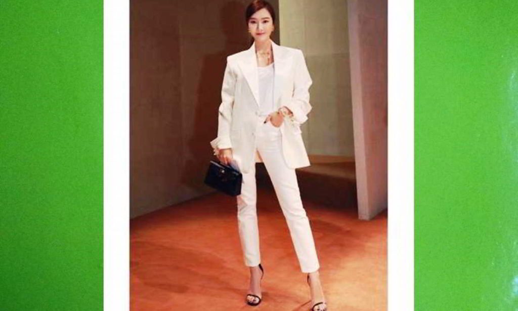 Rekomendasi outfit kerja casual tapi tetap rapi ala Jessica Jung. Photo: Net/Ist.