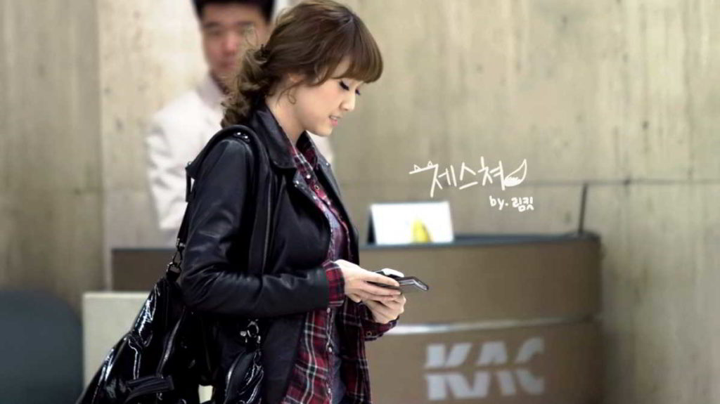 Rekomendasi outfit kerja casual tapi tetap rapi ala Jessica Jung. Photo: Net/Ist.