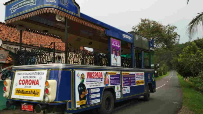 Bus Gatrik Ciamis Keliling Desa Bagikan Masker dan Sosialisasikan Covid-19