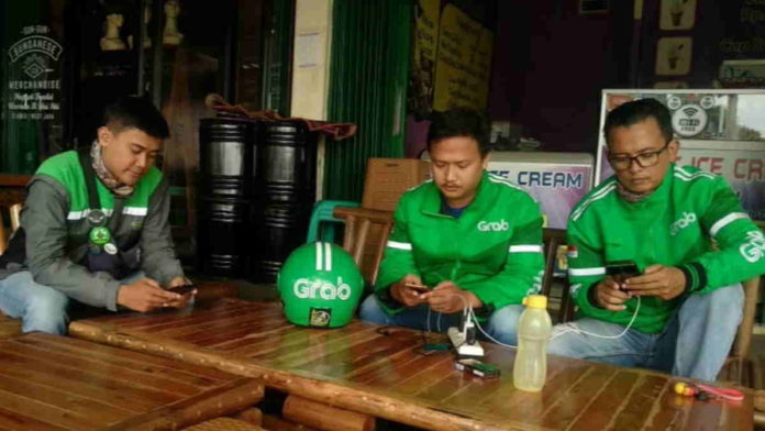 Dilarang Angkut Penumpang Saat Orderan Sepi, Ojek Online di Ciamis Merana