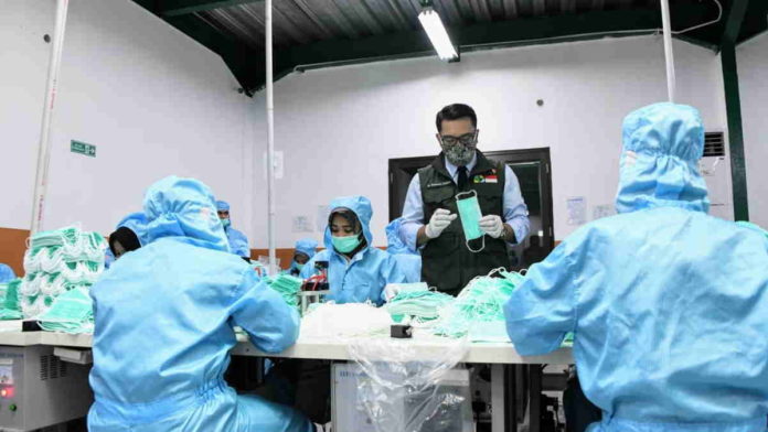 Emil Sebut Kebutuhan APD dan Masker di Jawa Barat Akan Terpenuhi