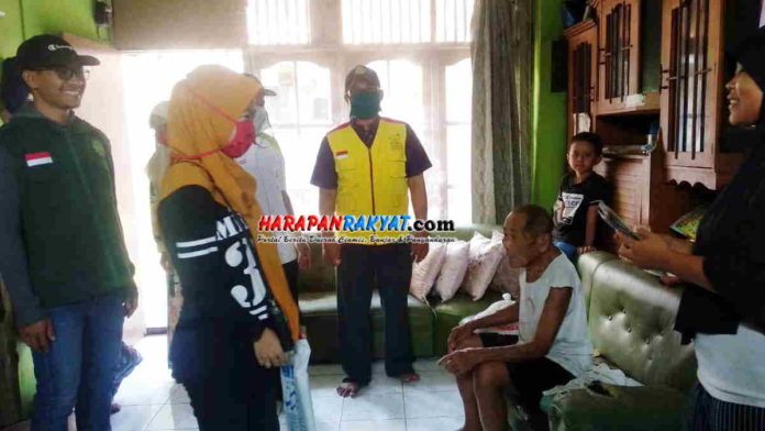 Germaspena Bagikan Sembako Ke Warga Terdampak Corona di Banjarsari Ciamis
