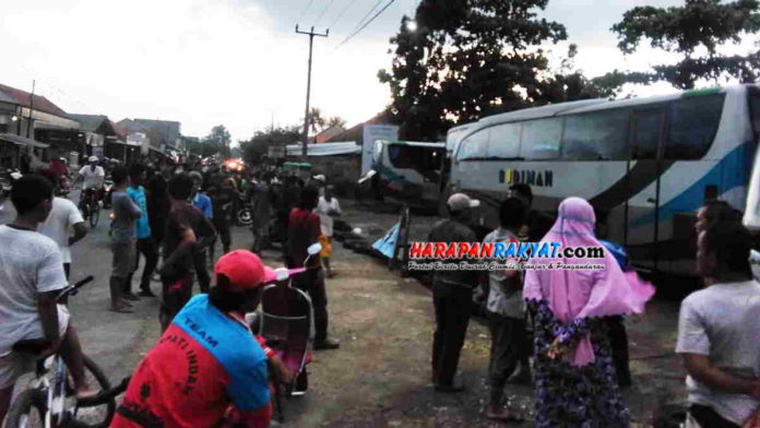 Warga Banjarsari Ciamis Geruduk Pool Bus Budiman