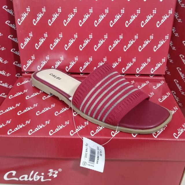  Sandal  Calbi  Terbaru Model  Kekinian dengan Kenyamanan 