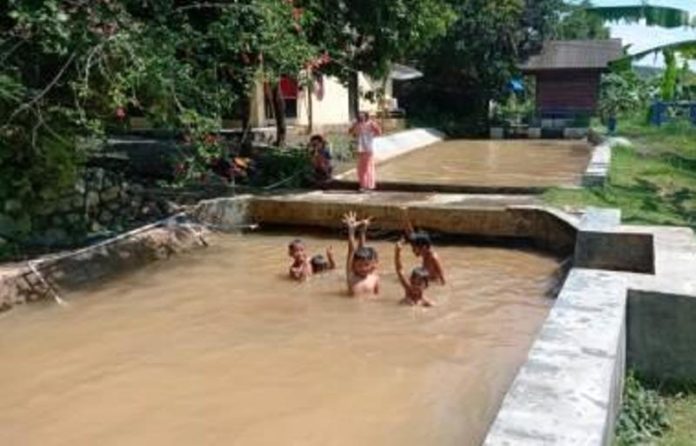 Terkekang Wabah Corona, Anak-anak di Pamarican Ciamis Tetap Ceria