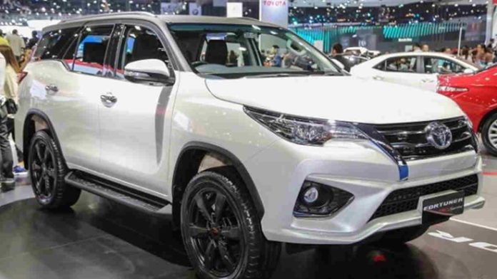 Toyota Fortuner Facelift, Desain Futuristik dan Mesin Tangguh