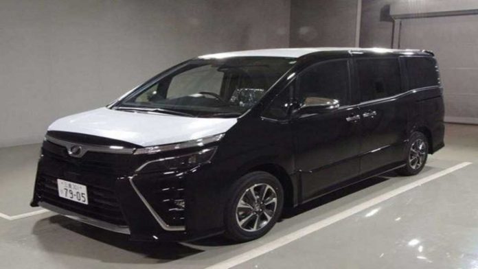 Toyota Voxy 2020